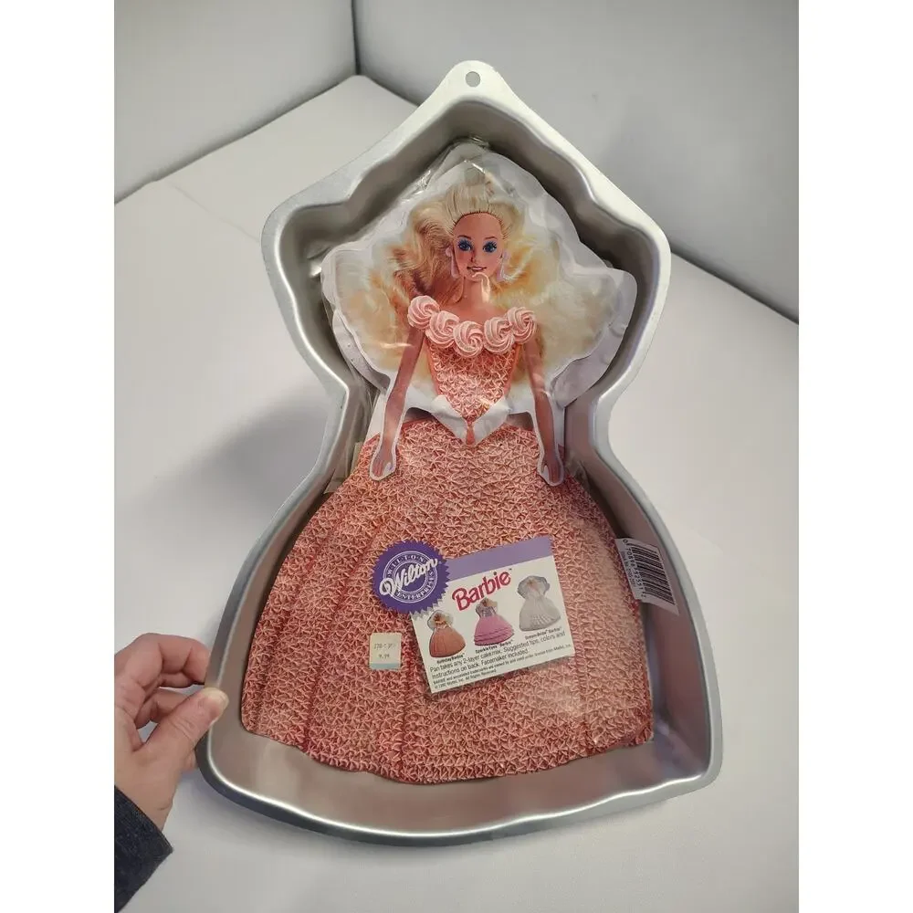 Wilton metal cake